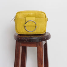 Cargar imagen en el visor de la galería, CANGURERA REGINA AMARILLO