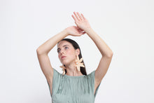 Cargar imagen en el visor de la galería, DALILA CON PERLA