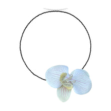 Cargar imagen en el visor de la galería, COLLAR ORQUÍDEA BLANCO
