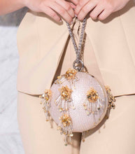 Cargar imagen en el visor de la galería, CLUTCH FLORENCIA ORO
