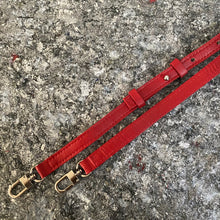 Cargar imagen en el visor de la galería, BOLSO DECO ROJO
