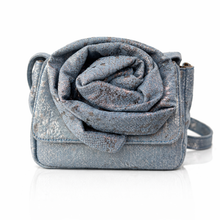 Cargar imagen en el visor de la galería, BOLSO ROSE DENIM

